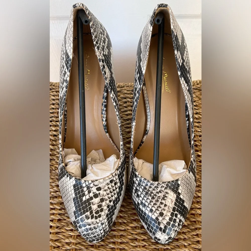 Anne Michelle Brand‎ Reptile Print Round Toe Heels Size 7.5